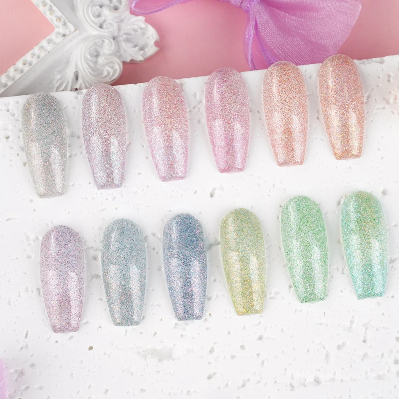 Brillo de u&ntilde;as deslumbrante que cambia de color